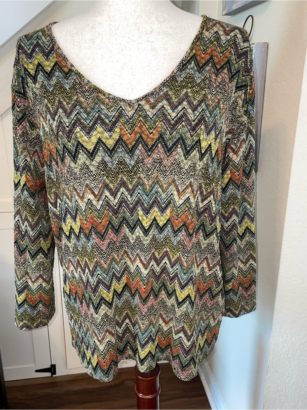 Chico’s Design Metallic Chevron Stripe Pullover Top V-Neck Zig Zag Multicolor 3